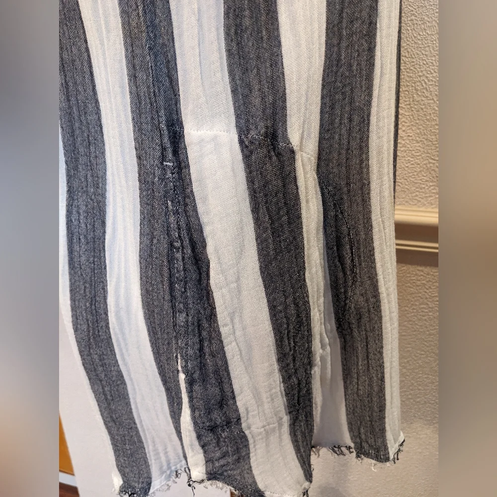 cloth & stone Swing Top w/Pockets - Picture 6 of 7